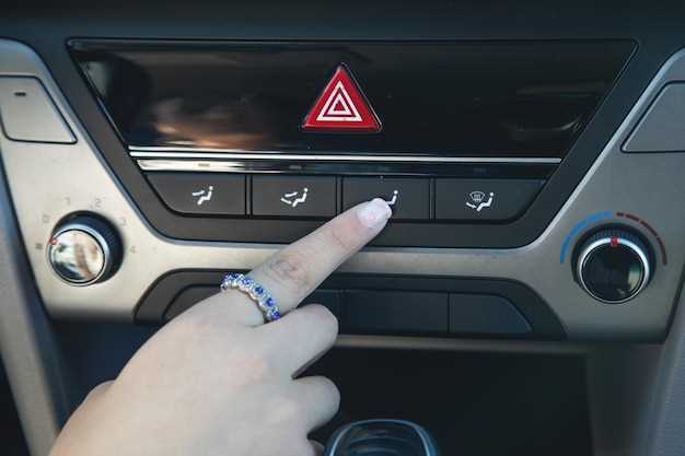 undefinedSponsor</strong>‘></p>
<p>Обратите внимание на важность регулярного обслуживания вашего автомобиля. Это поможет избежать появления восклицательного знака на приборной панели ВАЗ 2112. Рекомендуется проверять уровень масла, охлаждающей жидкости и тормозной жидкости. Если уровень жидкости низкий, долейте до необходимого уровня.</p>
<p>Если восклицательный знак продолжает гореть, проверьте систему тормозов. Убедитесь, что тормоза работают исправно, и нет утечек жидкости. В случае обнаружения проблем, обратитесь к специалисту для диагностики.</p>
<p>Также стоит проверить датчики и электронику автомобиля. Иногда восклицательный знак может сигнализировать о неисправности в системе. Используйте диагностический сканер для выявления ошибок.</p>
<p>Регулярные проверки и своевременное обслуживание помогут поддерживать ваш автомобиль в хорошем состоянии и избежать неприятных ситуаций на дороге.</p>
<h3>Расшифровка сигнала ‘!’ на ВАЗ 2112</h3>
<p><img src=