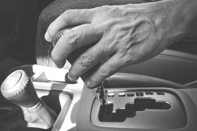 Подготовительные работы: отключение аккумулятора, снятие защиты двигателя