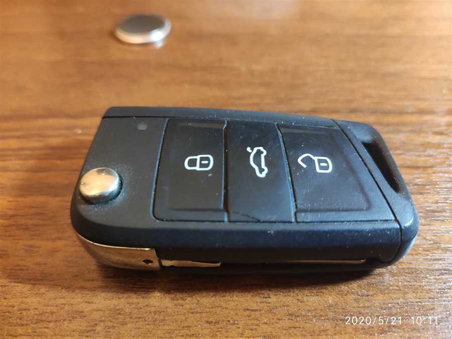 Как выбрать и заменить батарейку в ключе Škoda Octavia A7 для бесперебойной работы автозапуска и сигнализации?