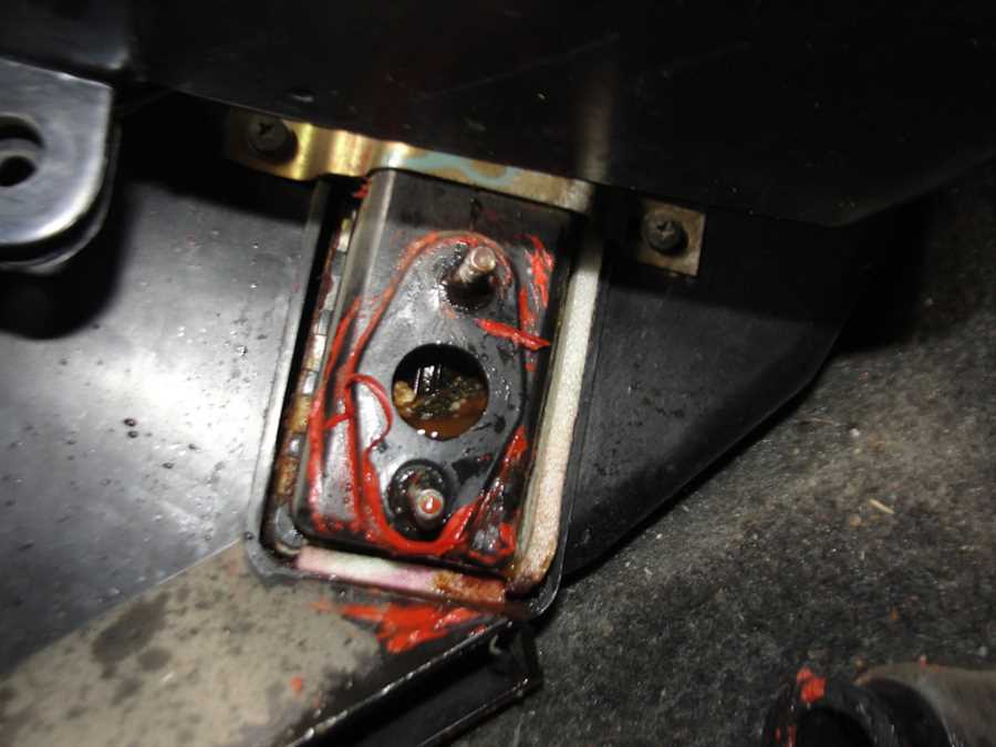 Как произвести замену радиатора печки на автомобиле ИЖ Ода — подробная инструкция и полезные советы