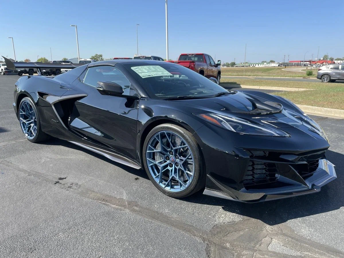Chevrolet Corvette C8 после страхового аукциона: какие повреждения наиболее опасны